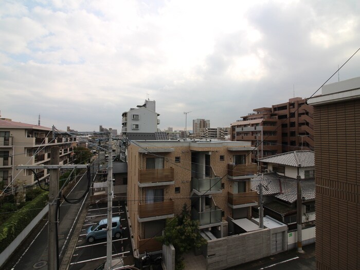 物件内観写真13　(室内からの展望)