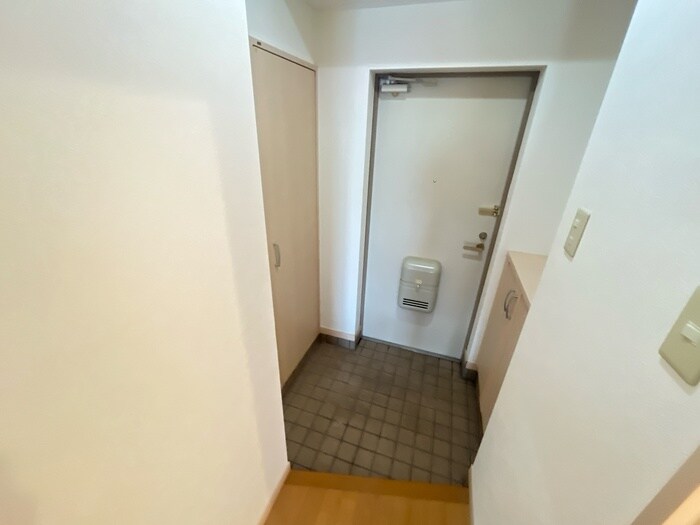 物件内観写真11　(玄関)