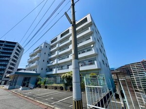 ミリオンコーポラス鷹ノ巣205外観写真