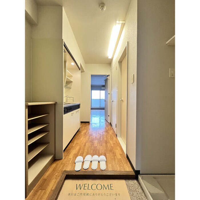 物件内観写真8　(玄関)