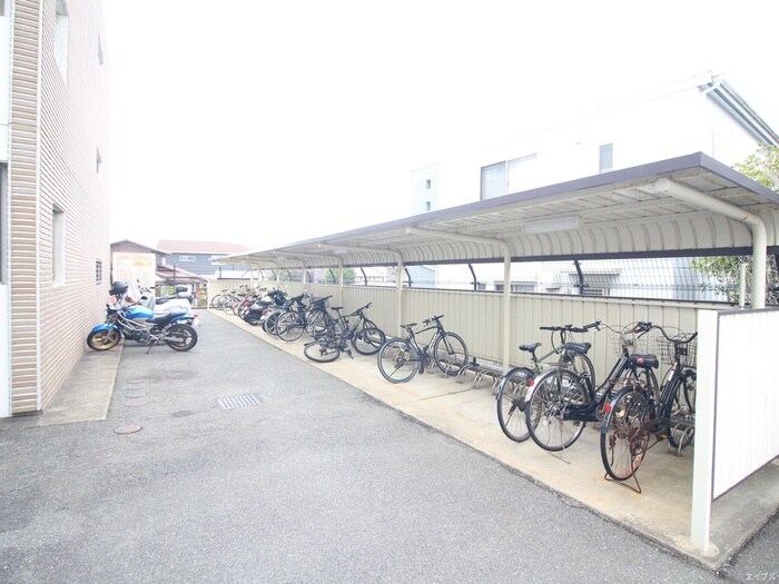 物件外観写真5　(駐輪場)