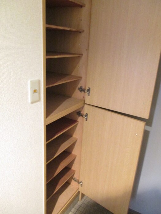 物件内観写真12　(靴箱)