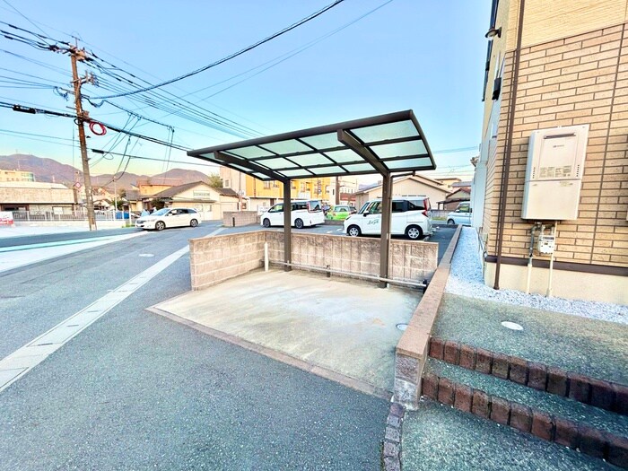 物件外観写真3　(駐輪場)