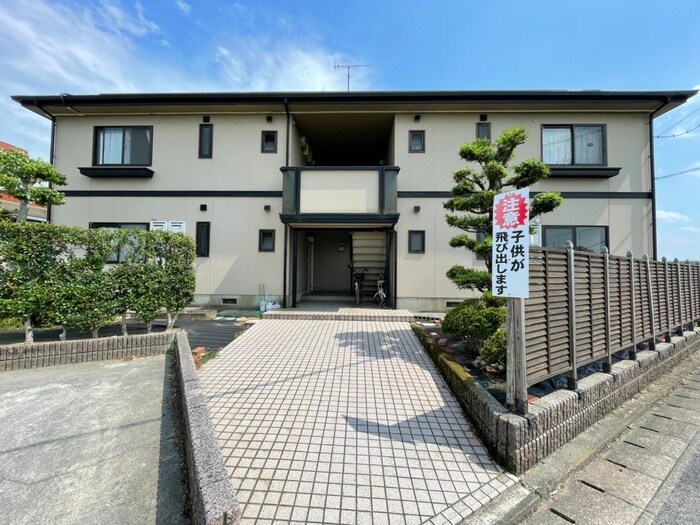 物件外観写真1　(外観写真)