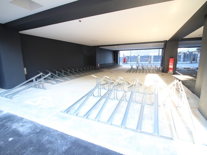 物件外観写真5　(駐輪場)