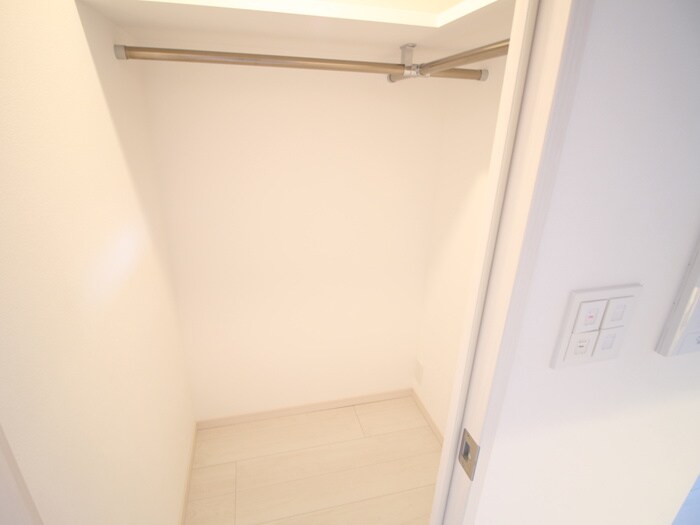 物件内観写真12　(収納)