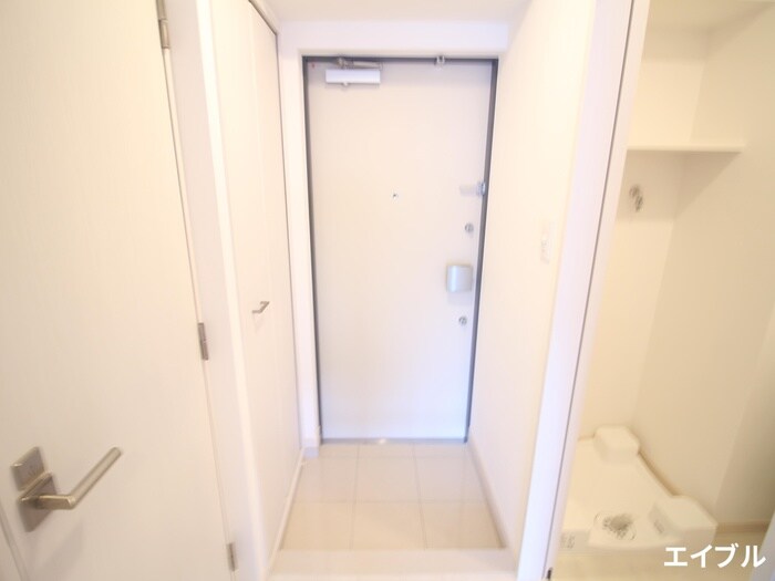 物件内観写真12　(玄関)