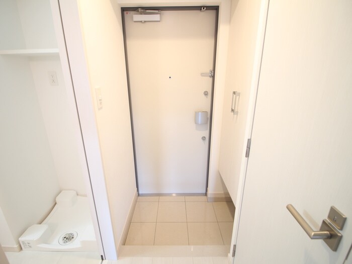 物件内観写真13　(玄関)