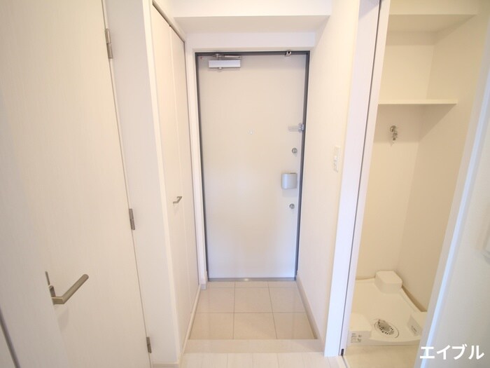 物件内観写真13　(玄関)