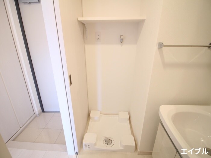 物件内観写真16　(洗濯機置場)