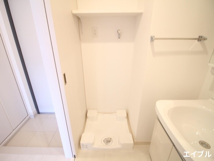 物件内観写真16　(洗濯機置場)