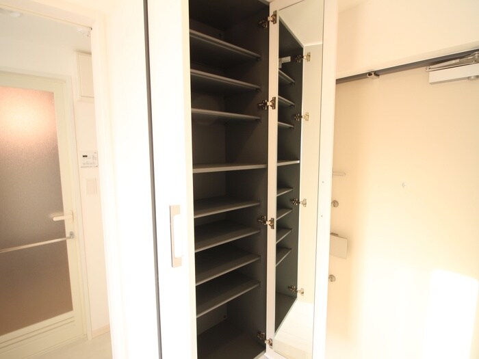 物件内観写真18　(靴箱)
