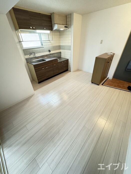 物件内観写真2　(居室)