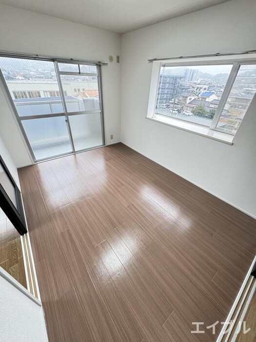 物件内観写真3　(居室)