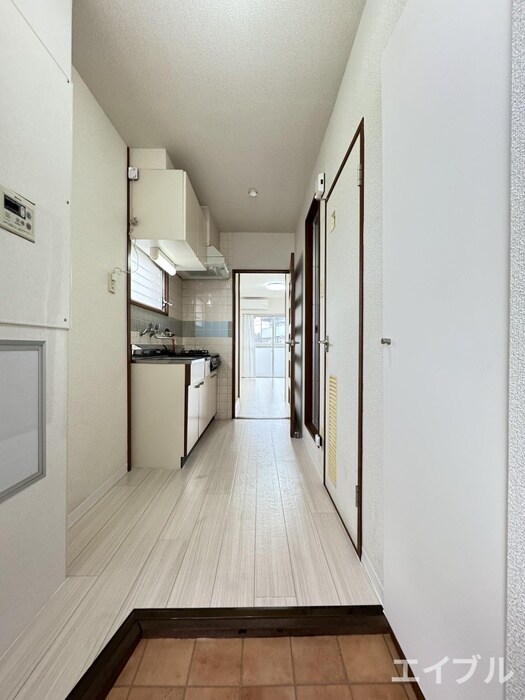 物件内観写真13　(廊下)