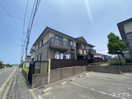 ロイヤルコ－トＡ外観写真
