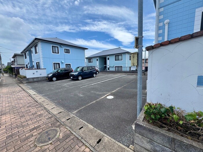 物件外観写真2　(駐車場)