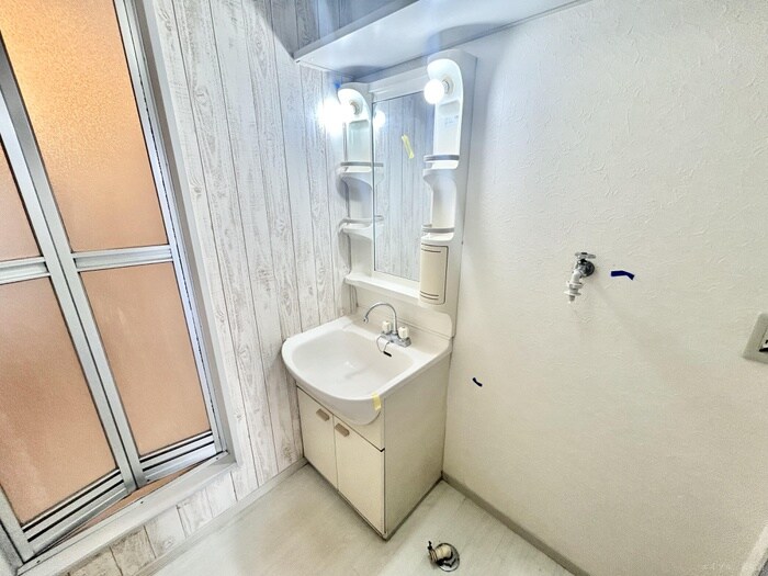 物件内観写真8　(洗面)