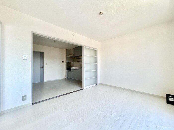 物件内観写真3　(居室)