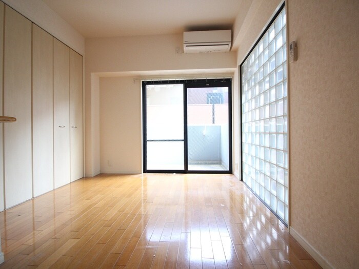 物件内観写真3　(居室)