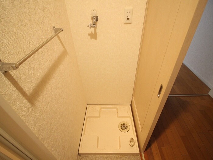 物件内観写真9　(洗濯機置場)