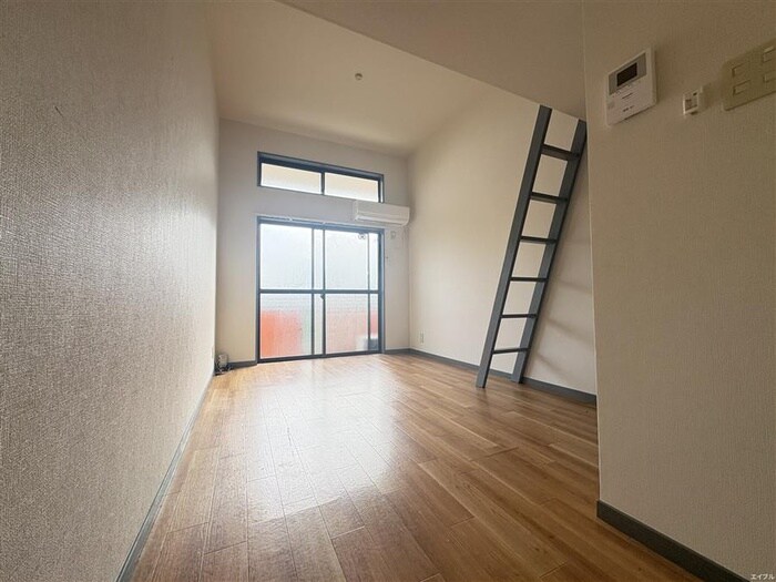 物件内観写真9　(居室)