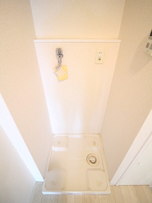 物件内観写真14　(洗濯機置場)