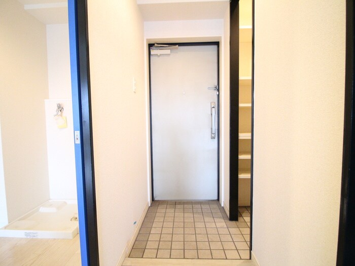 物件内観写真17　(玄関)