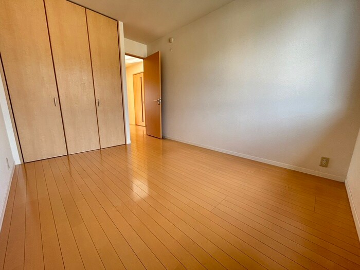 物件内観写真2　(居室)