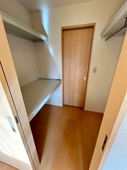 物件内観写真10　(収納)