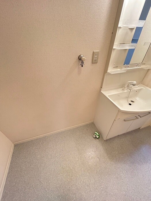 物件内観写真14　(洗濯機置場)