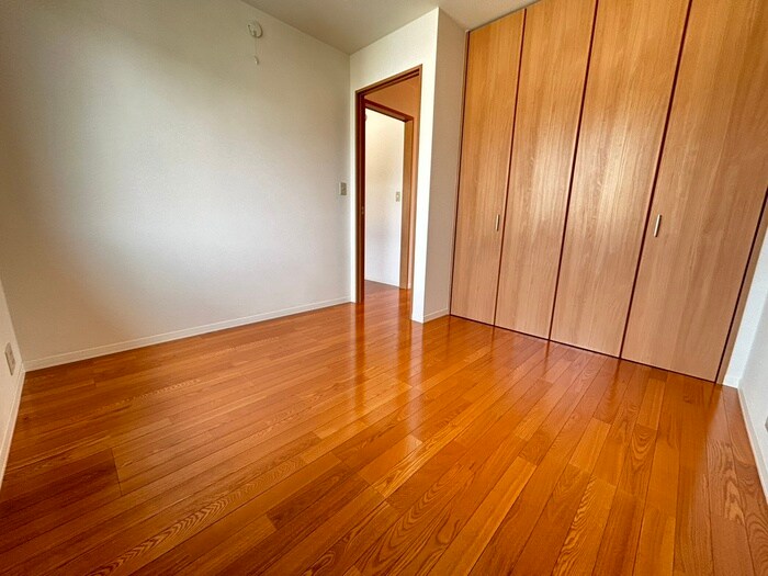 物件内観写真2　(居室)