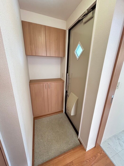 物件内観写真8　(玄関)