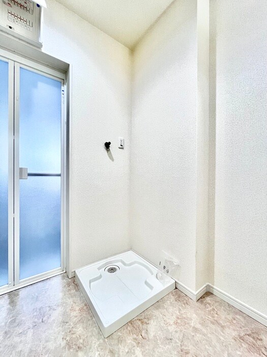 物件内観写真11　(洗濯機置場)