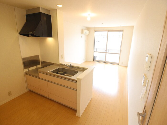 物件内観写真2　(居室)