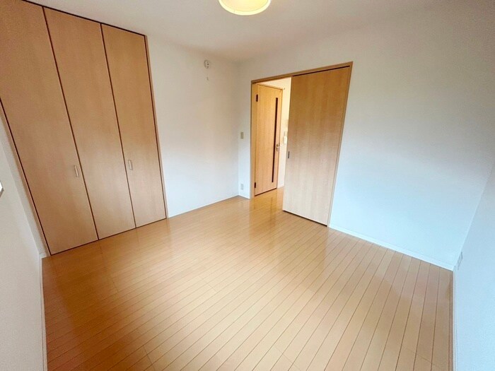 物件内観写真3　(居室)