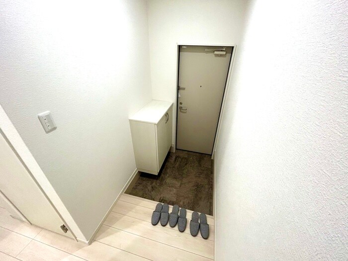 物件内観写真12　(玄関)