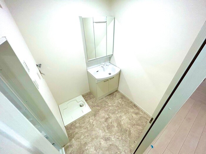 物件内観写真16　(洗濯機置場)