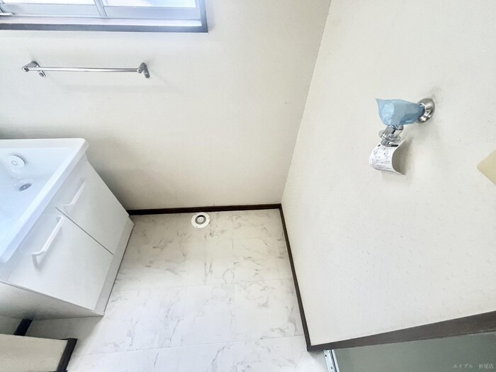 物件内観写真11　(洗濯機置場)