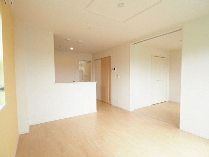 物件内観写真3　(居室)