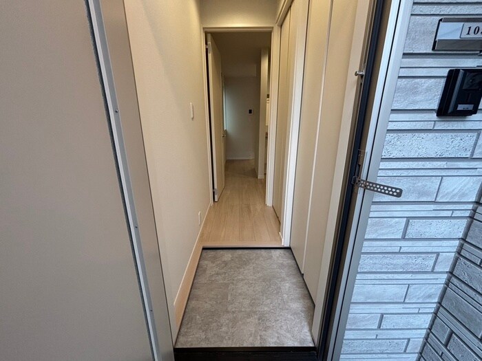 物件内観写真7　(玄関)