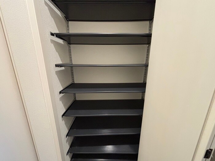 物件内観写真8　(靴箱)