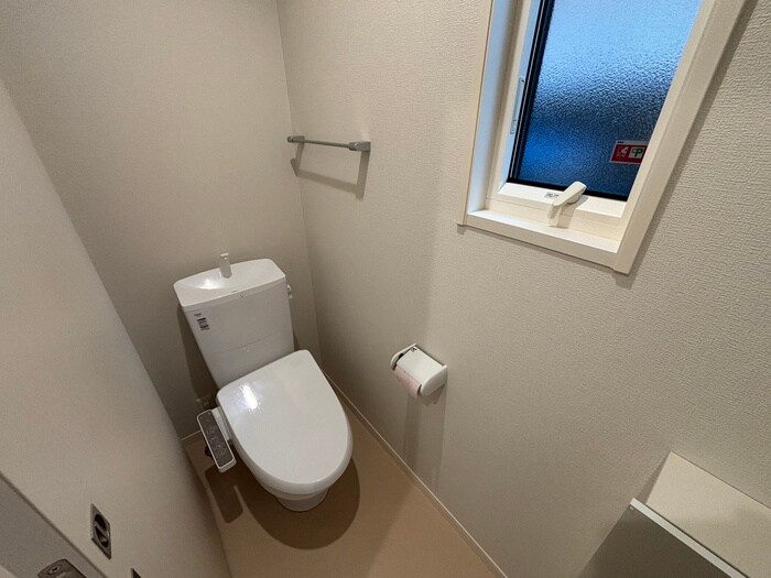 物件内観写真14　(トイレ)