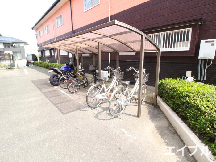 物件外観写真2　(駐輪場)