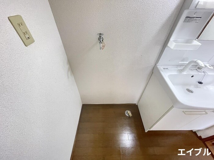 物件内観写真10　(洗濯機置場)