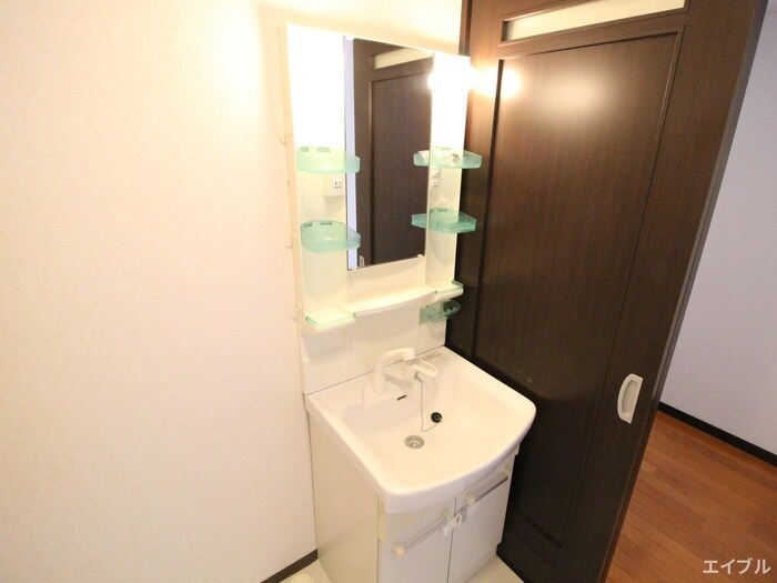 物件内観写真9　(洗面)