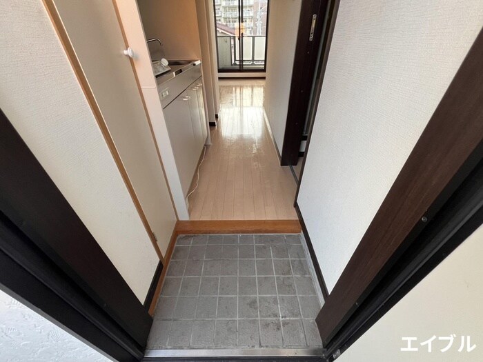 物件内観写真13　(玄関)