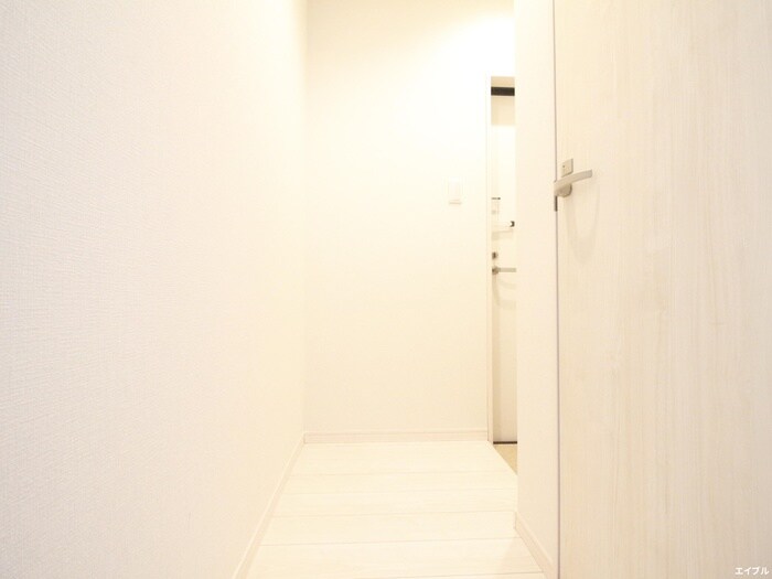 物件内観写真16　(廊下)