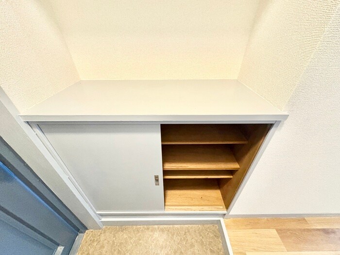 物件内観写真18　(靴箱)