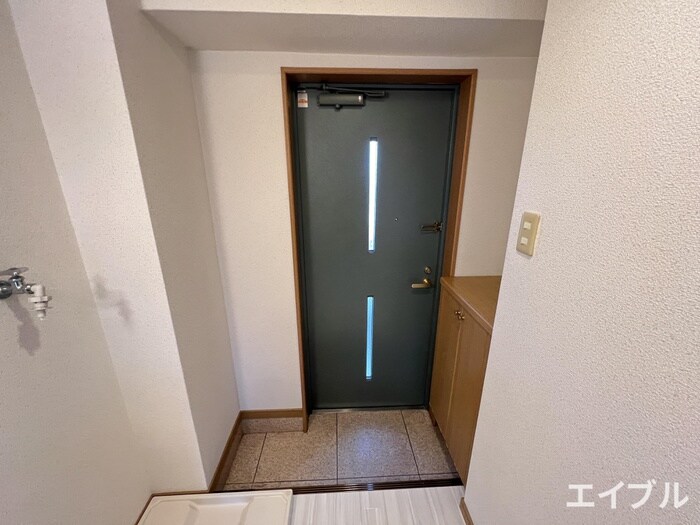 物件内観写真11　(玄関)